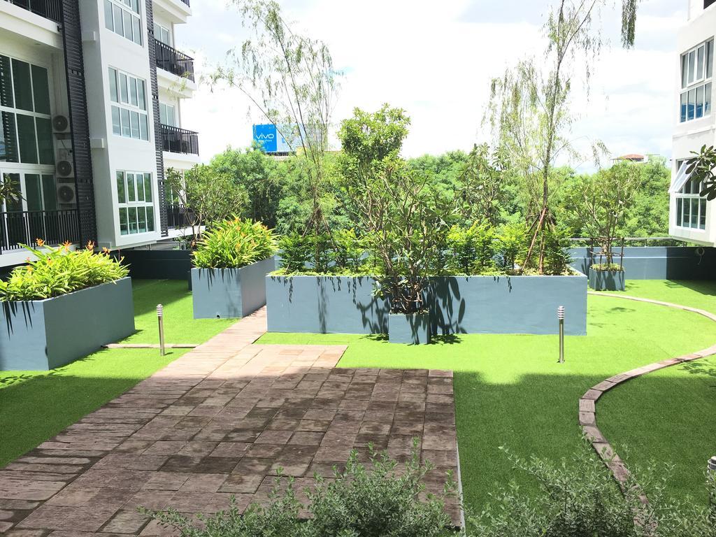 Pool View Room The Prio Chiang Mai Bagian luar foto
